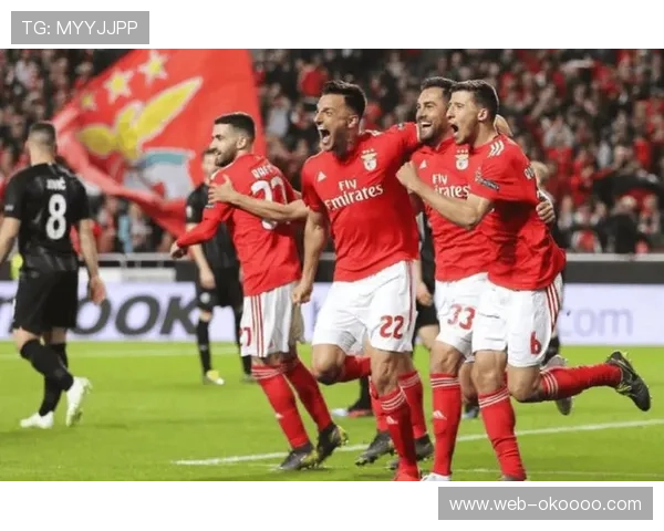 弗赖堡高位逼抢战术成亮点，堂安律离队影响锋线